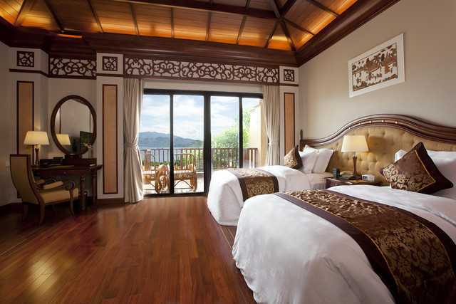 hilltop%20villa%2001_gallery.jpg