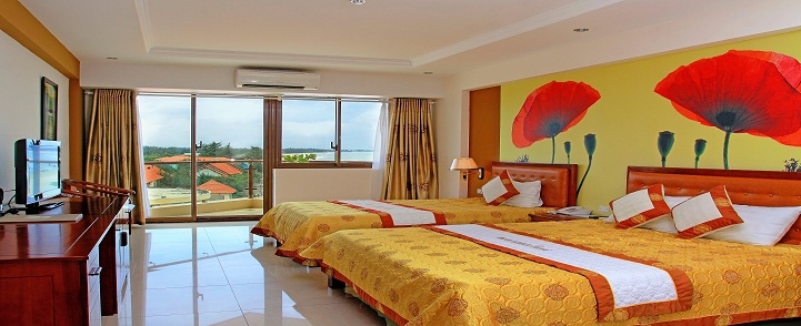 copy-of-deluxe-triple-room.jpg