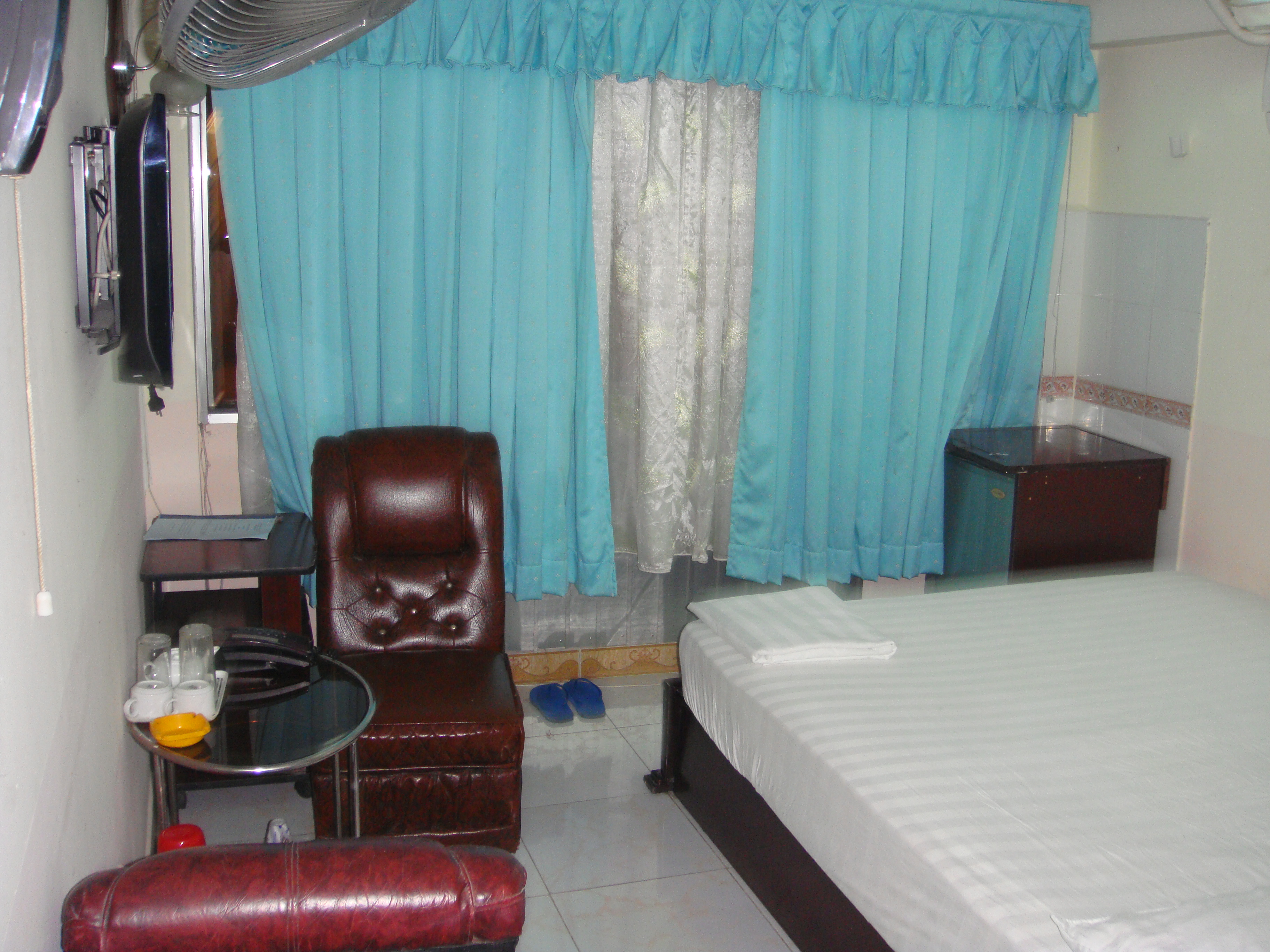 KHÁCH SẠN HOA ĐÔNG DƯƠNG