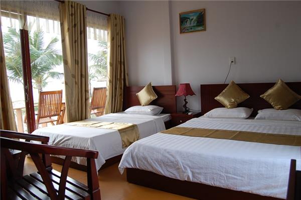 Phòng%20khách2%20-%20hotel24h.net.jpg