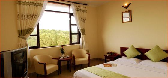 Phòng%20khách5%20-%20hotel24h.net.jpg
