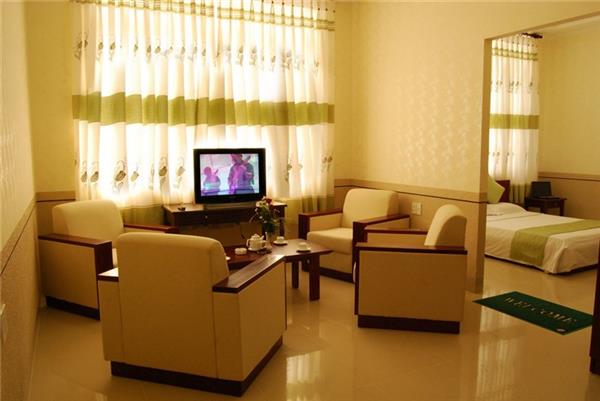 Phòng%20khách3%20-%20hotel24h.net.jpg