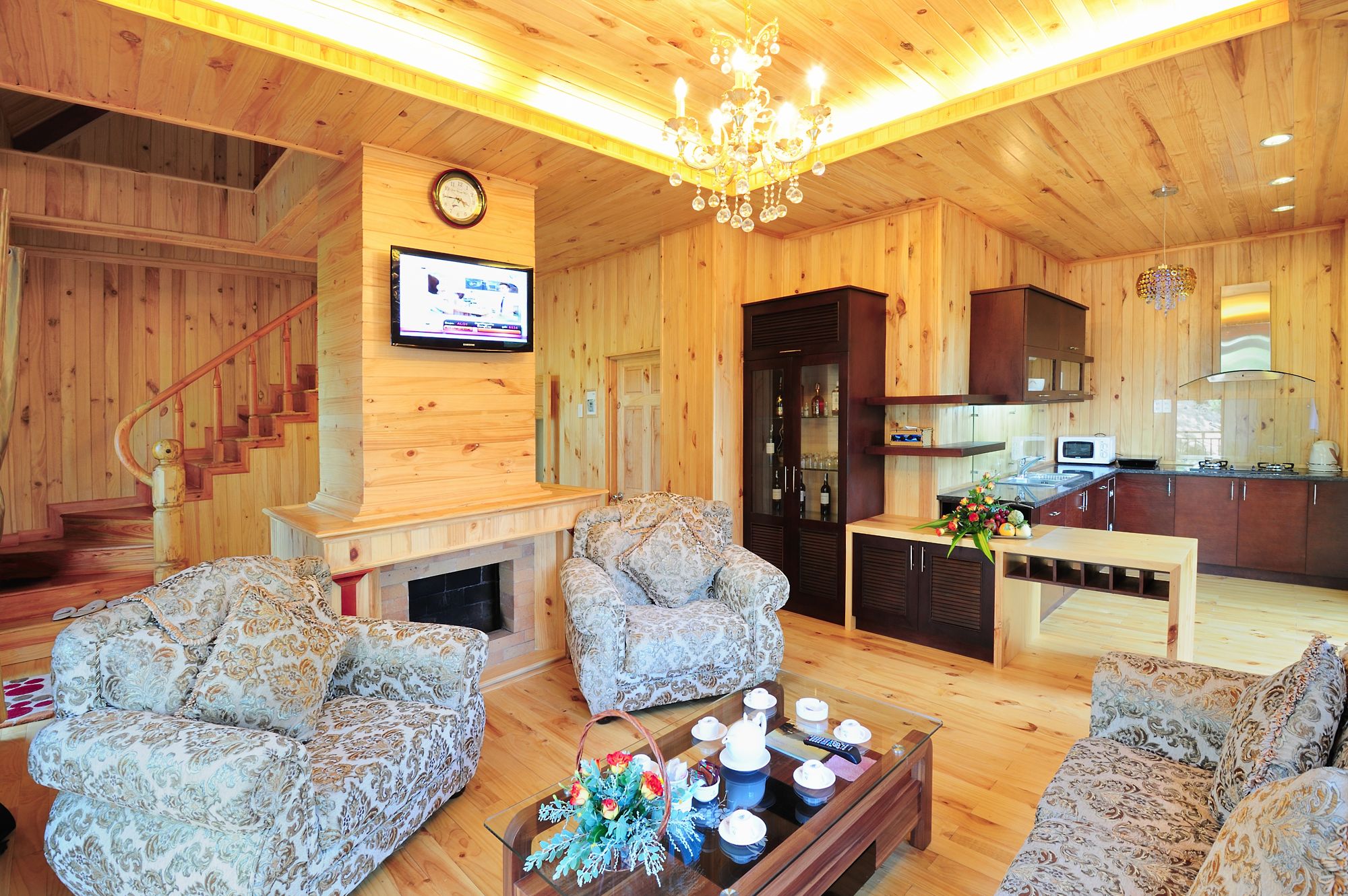 Biệt%20thự%20hoa%20hồng3%20-%20hotel24h.net.jpg