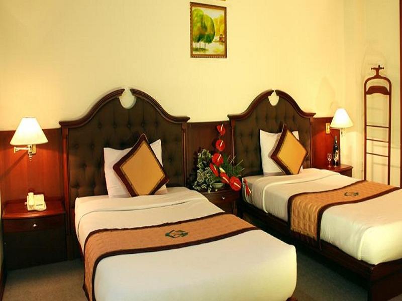 khach-san-golf-3-phong-ngu-7-hotel24h.net.jpg