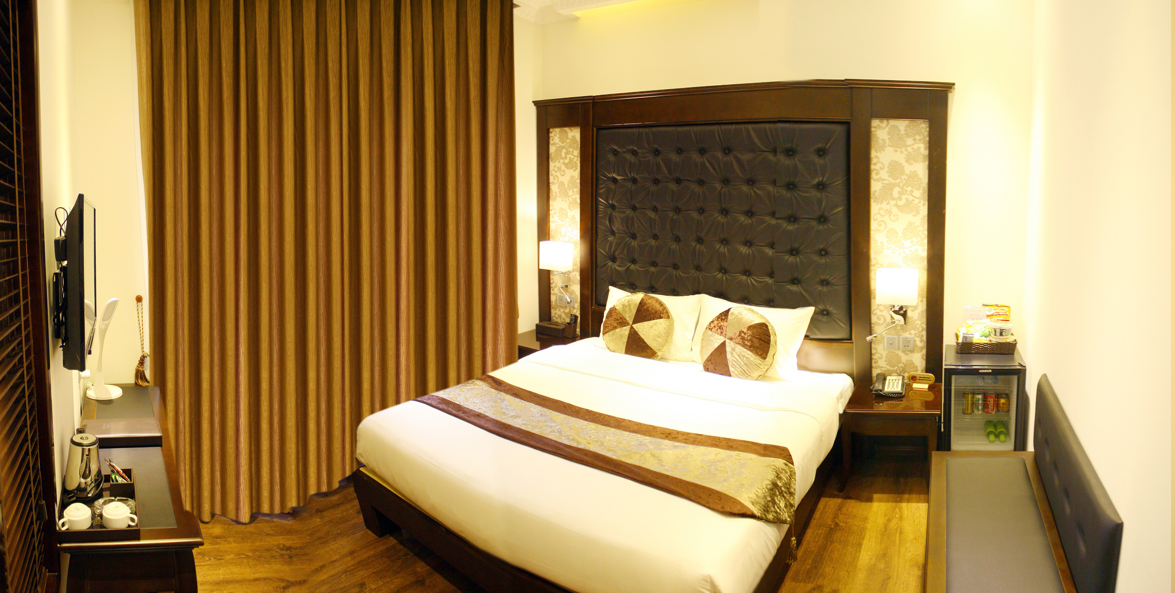Khách sạn City Bay Palace
