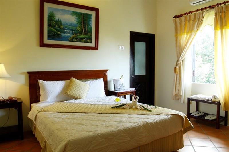 bao-mai-resort-phong-superior-1-hotel24h.net.jpg