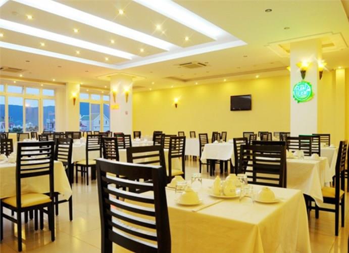 Khách sạn Monaca