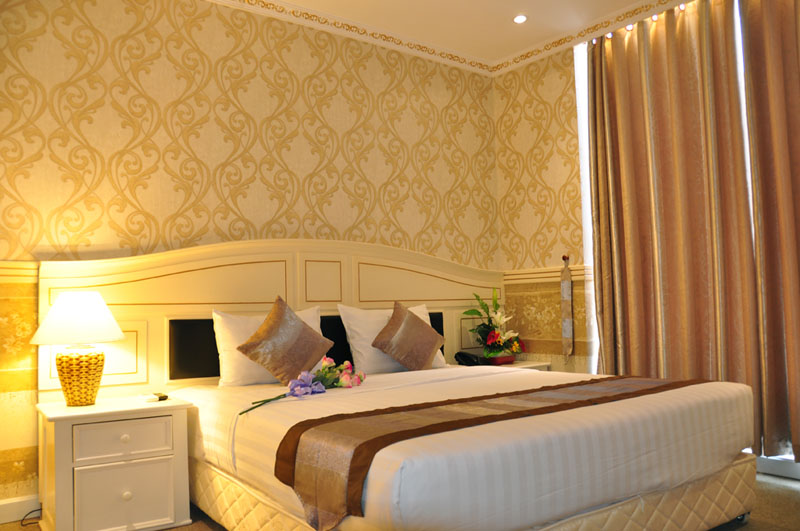 khach-san-golden-crown-phong-suite-5-hotel24h.net.jpg