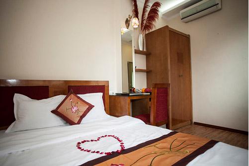 khach-san-luminous-phong-superior-double-1-hotel24h.jpg
