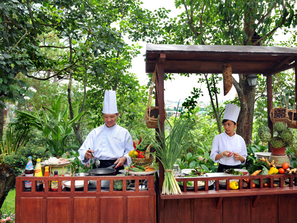 Tiệc ngoài trời