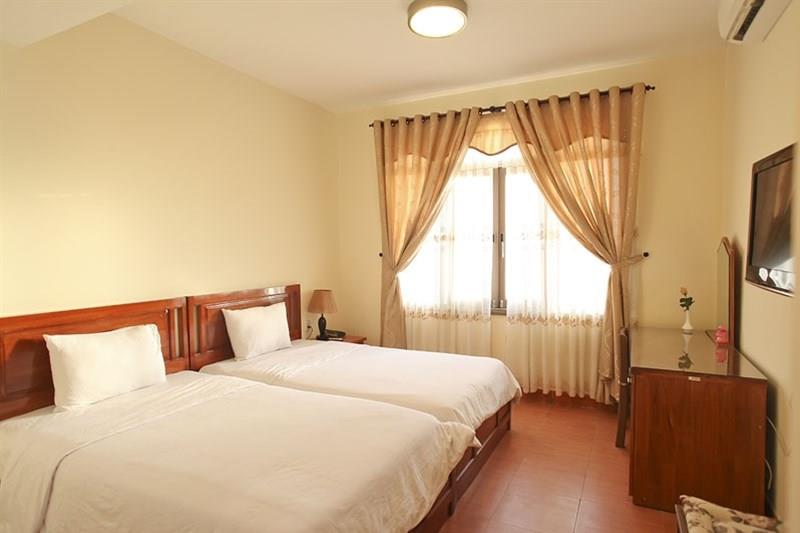 Khách sạn vạn Xuân