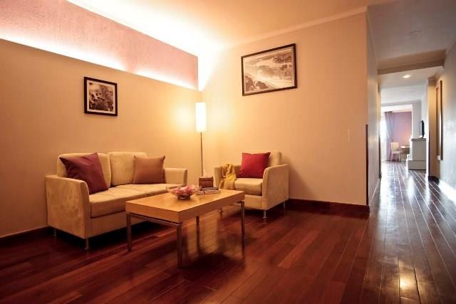 khach-san-ngoc-lan-phong-suite-1-hotel24h.net.jpg