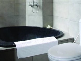 khach-san-halo-phong-tam-1-hotel24h.net.jpg