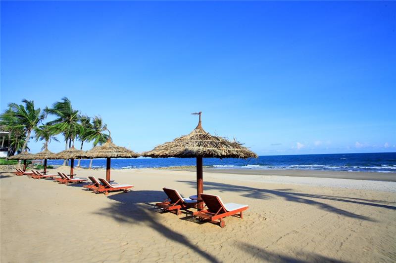 Bãi biển - Lotus Mũi Né Resort & Spa