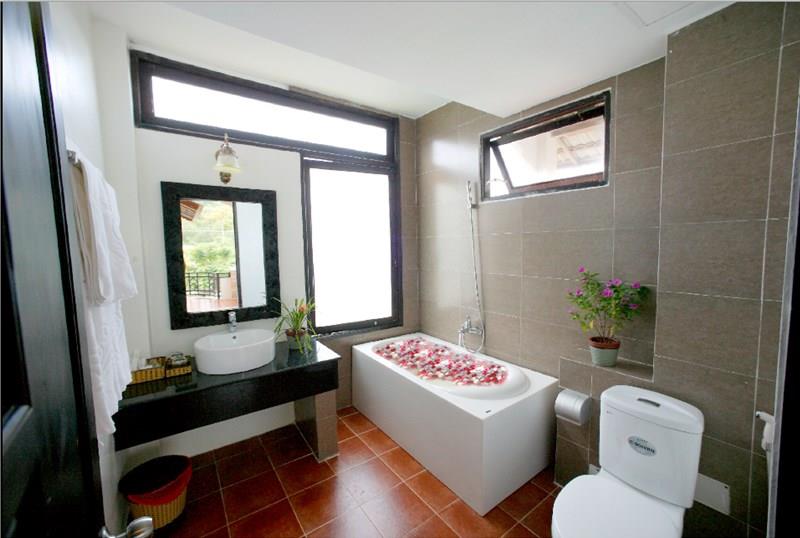 Phòng tắm- Fiore Healthy Resort