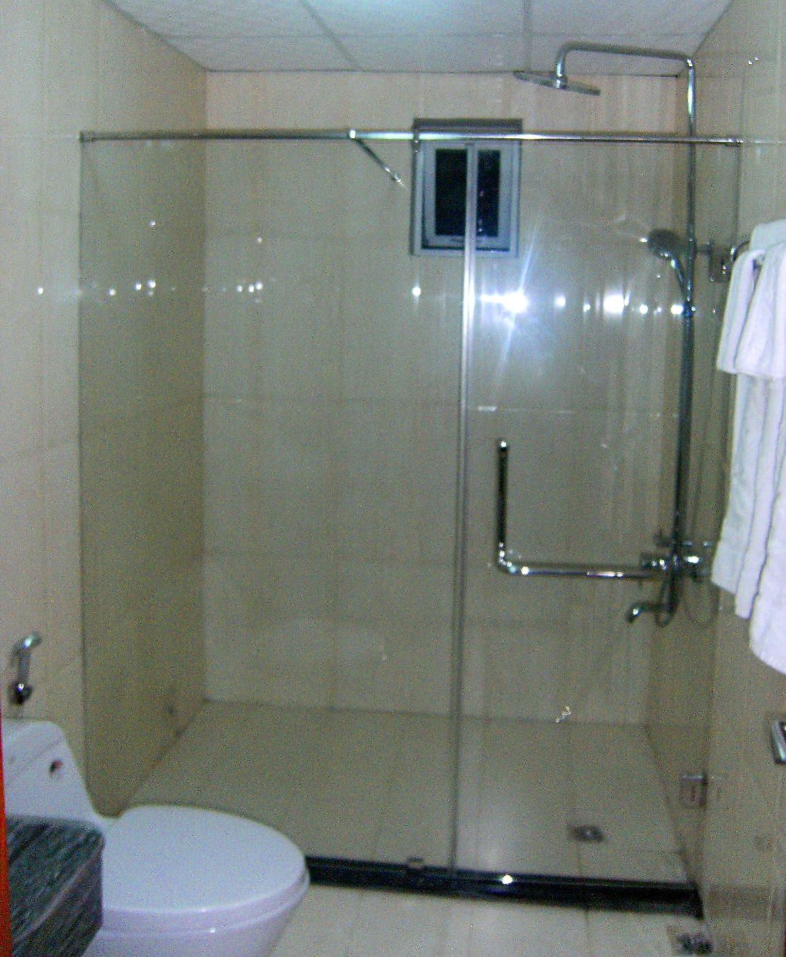 Bathroom - Khách sạn Thăng Long