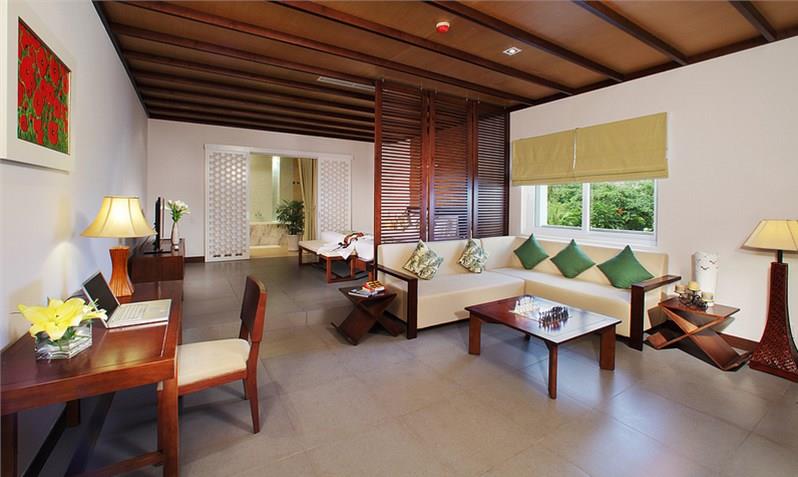 Verde Condos - The Cliff Resort & Residences