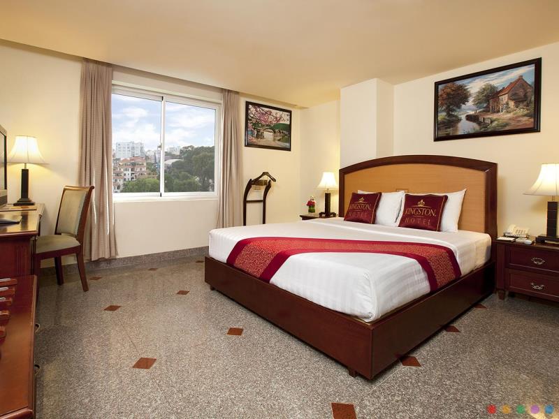 khach-san-kingston-phong-superior-1-hotel24h.net.jpg