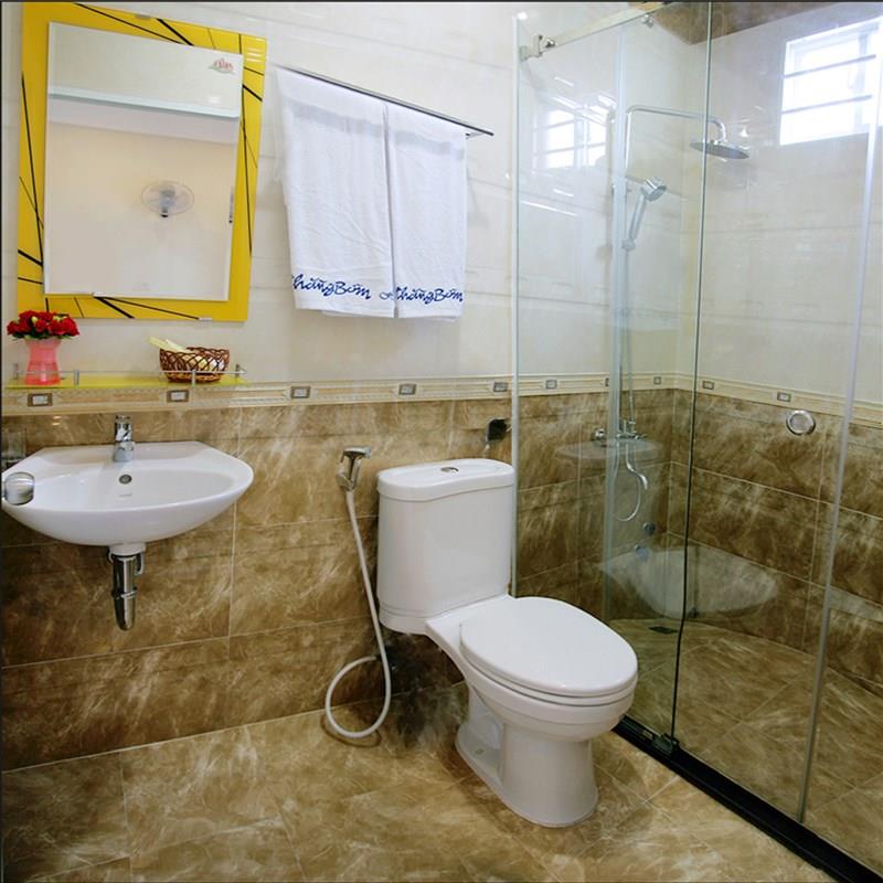 Nhà vệ sinh - CR Hotel