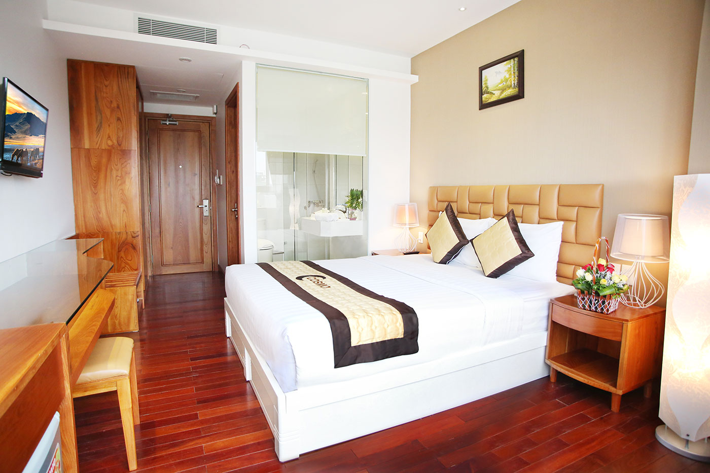 khach-san-cosmo-sai-gon-phong-superior-1-hotel24h.net.jpg