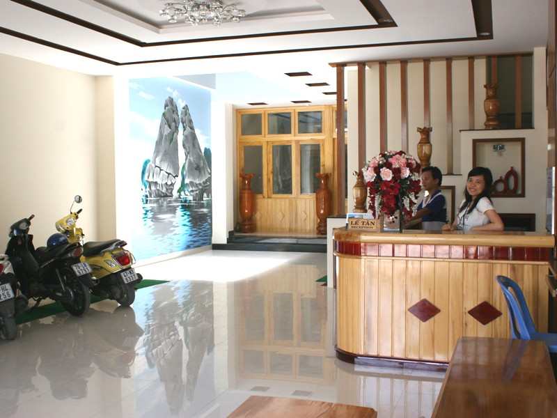 Lễ Tân