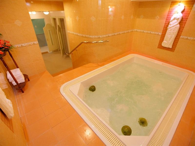 Bồn tắm nóng