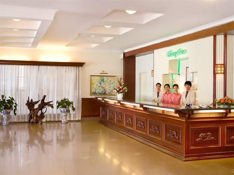 Lễ Tân