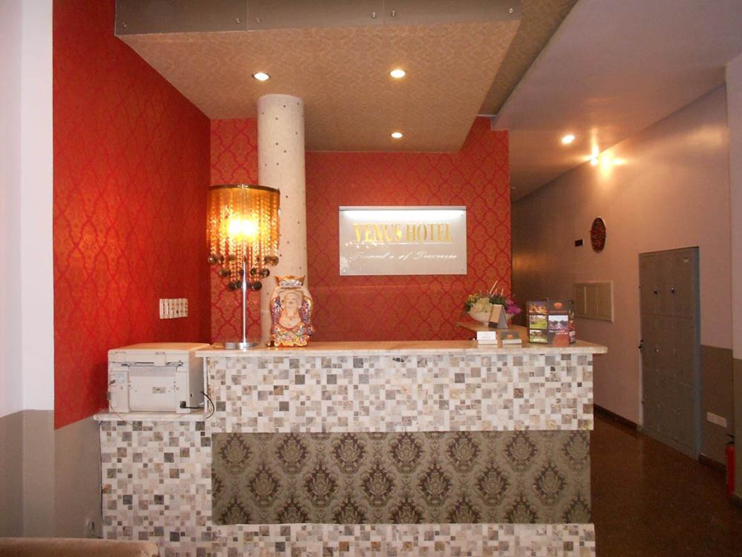 Lễ tân - Hotel24h.net