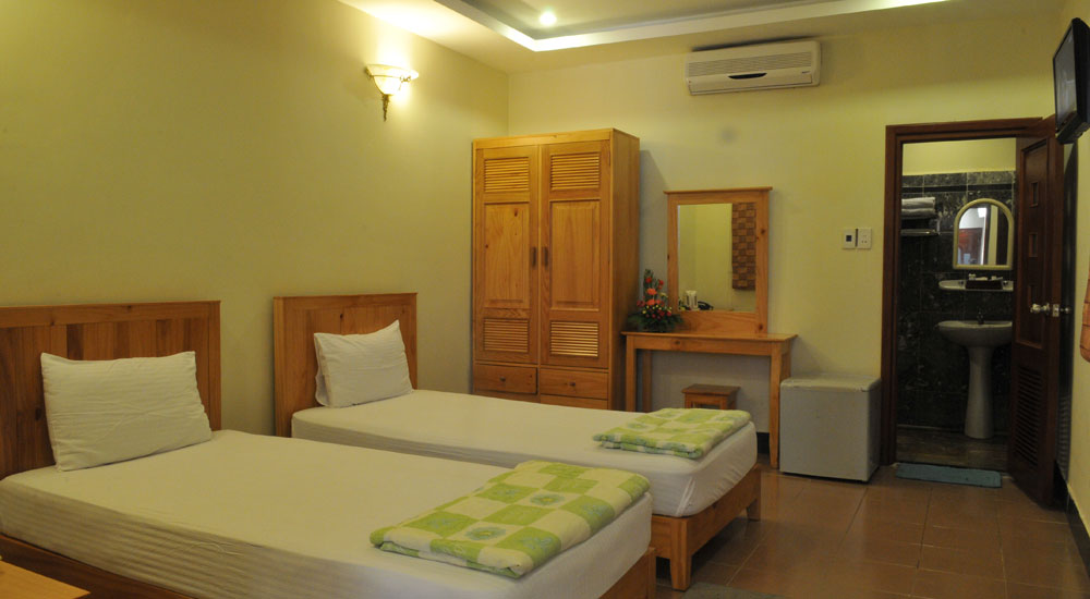 resort-thuy-duong-beach-phong-ngu-10-hotel24h.net.jpg
