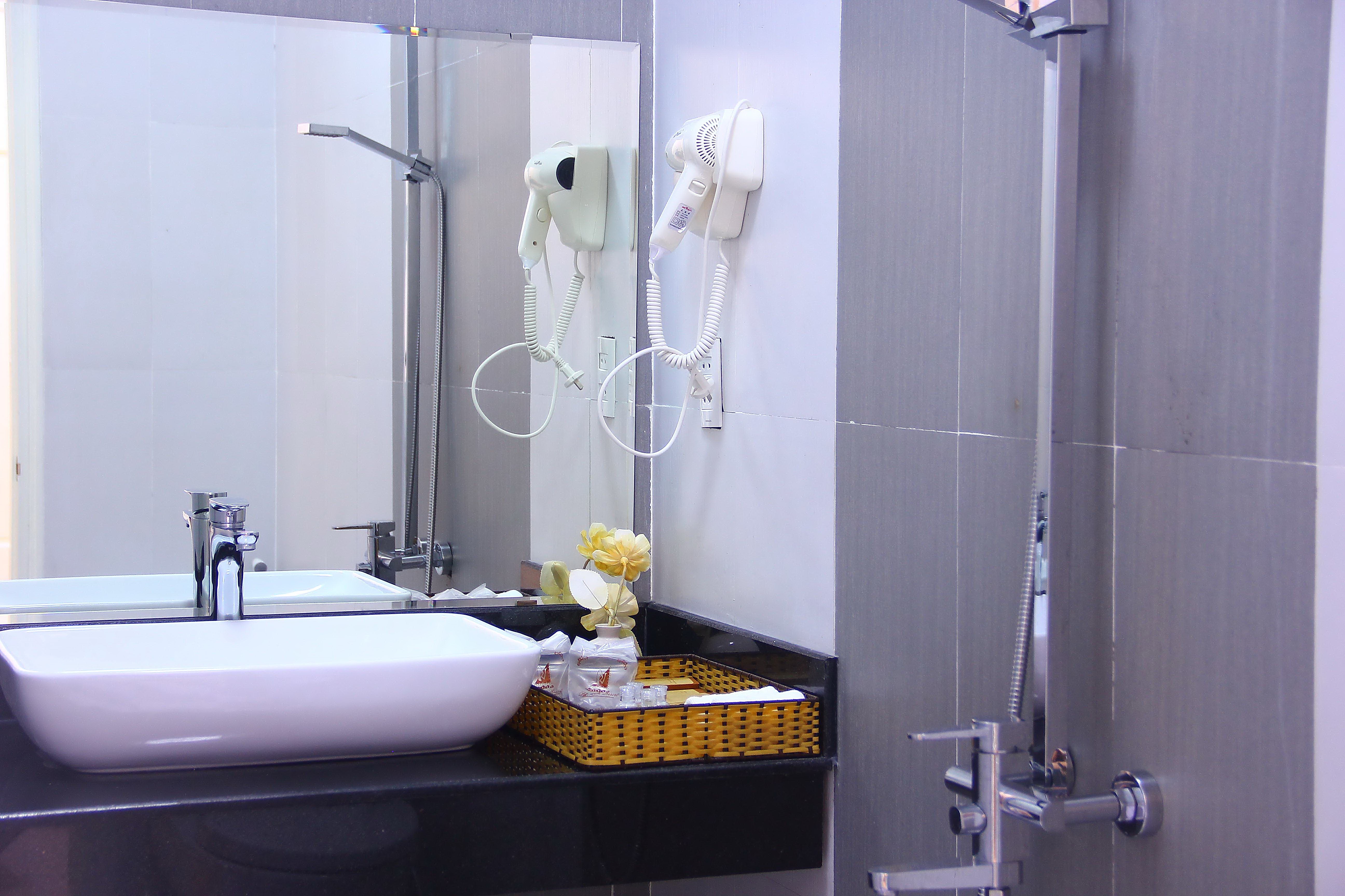 Phòng Deluxe - Hotel24h.net