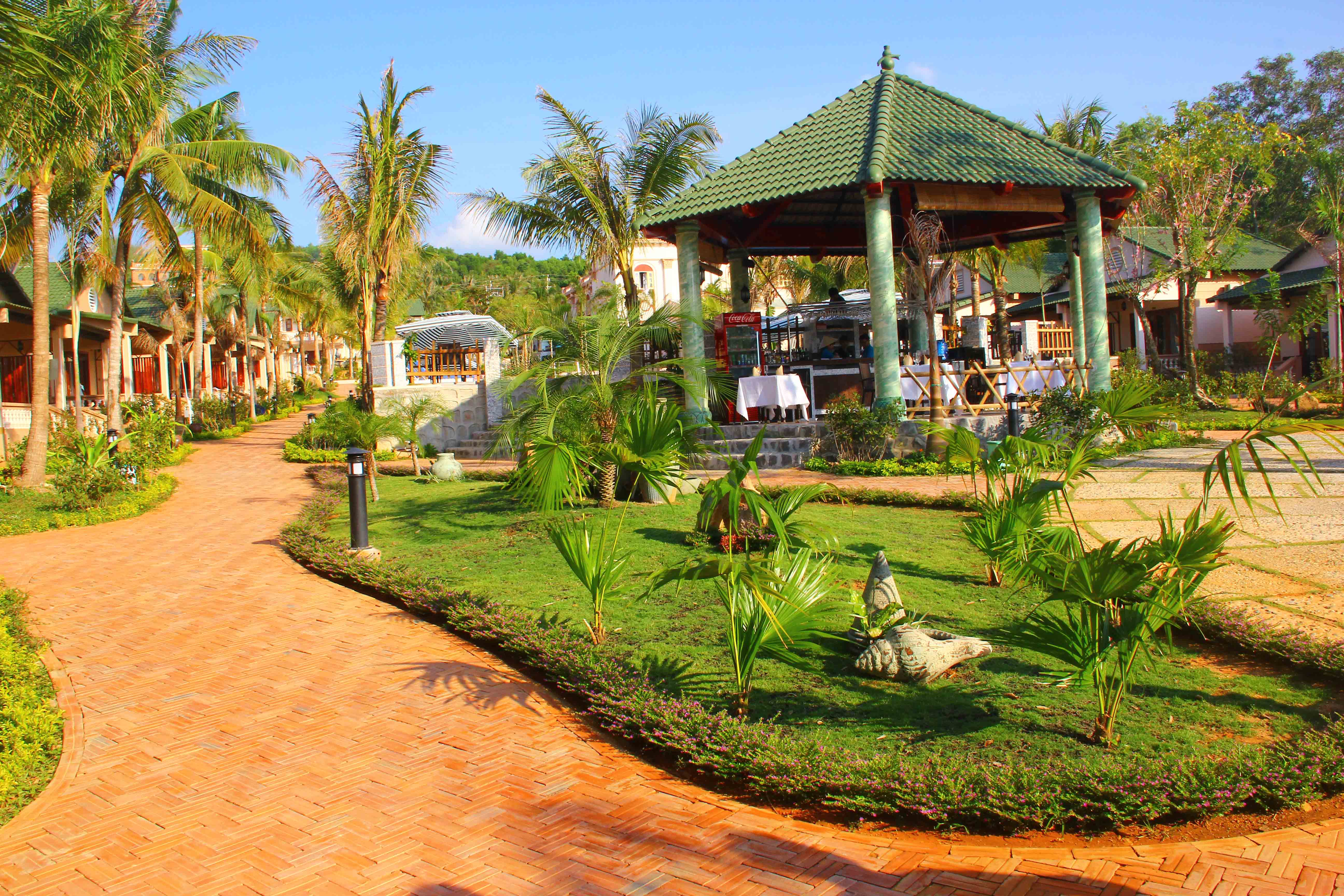 Cảnh quan Resort Phú VÂn - Hotel24h.net