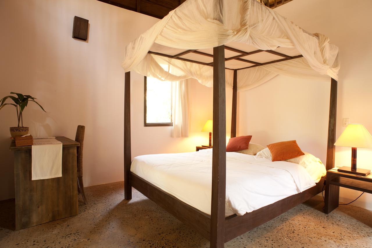 resort-mango-bay-bungalow-5-hotel24h.net.jpg
