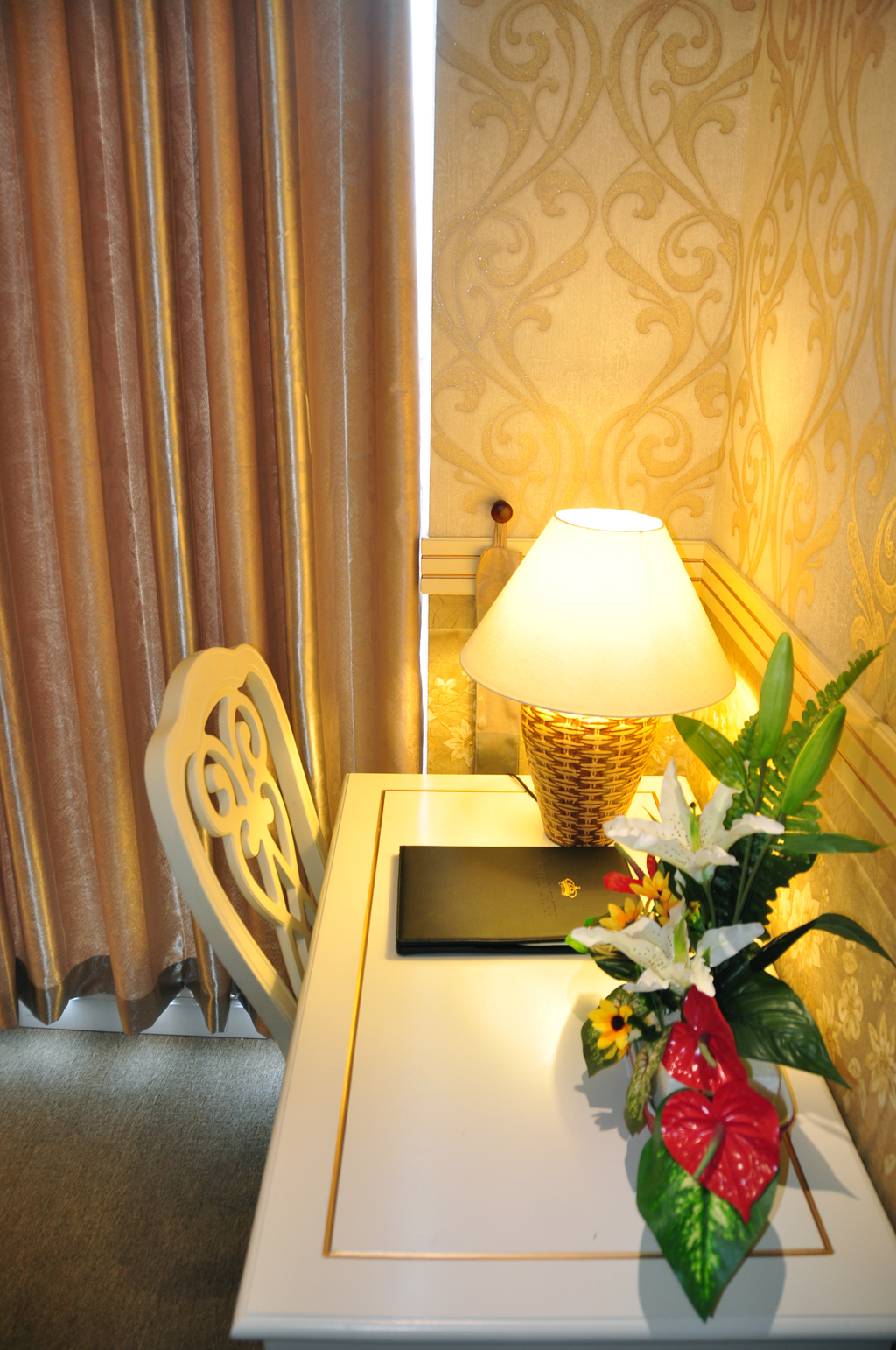 Phòng Deluxe - Hotel24h.net