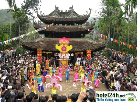 chua-huong-tich-hotel24h.net.jpg