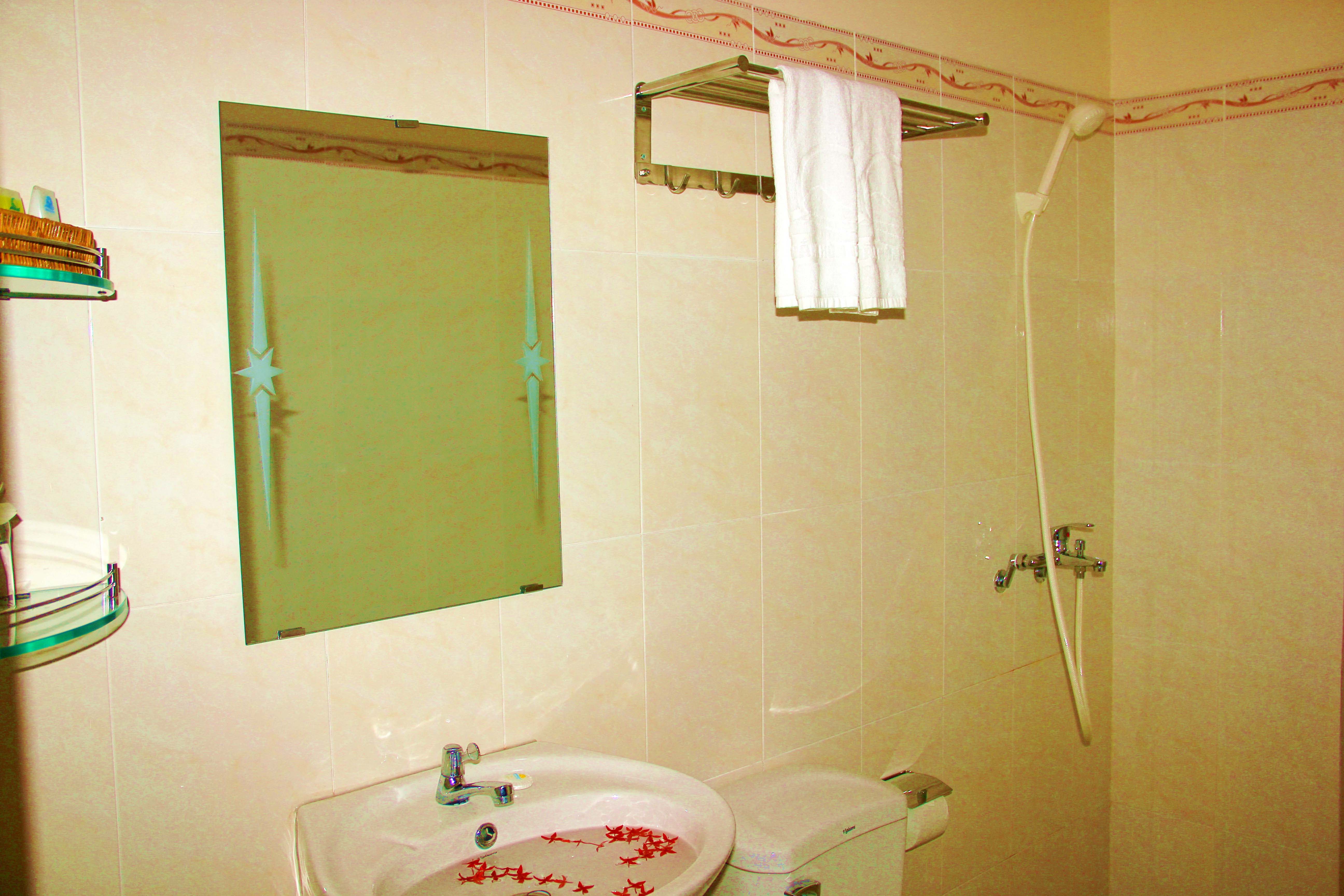Phòng Deluxe 2 Khách - Hotel24h.net