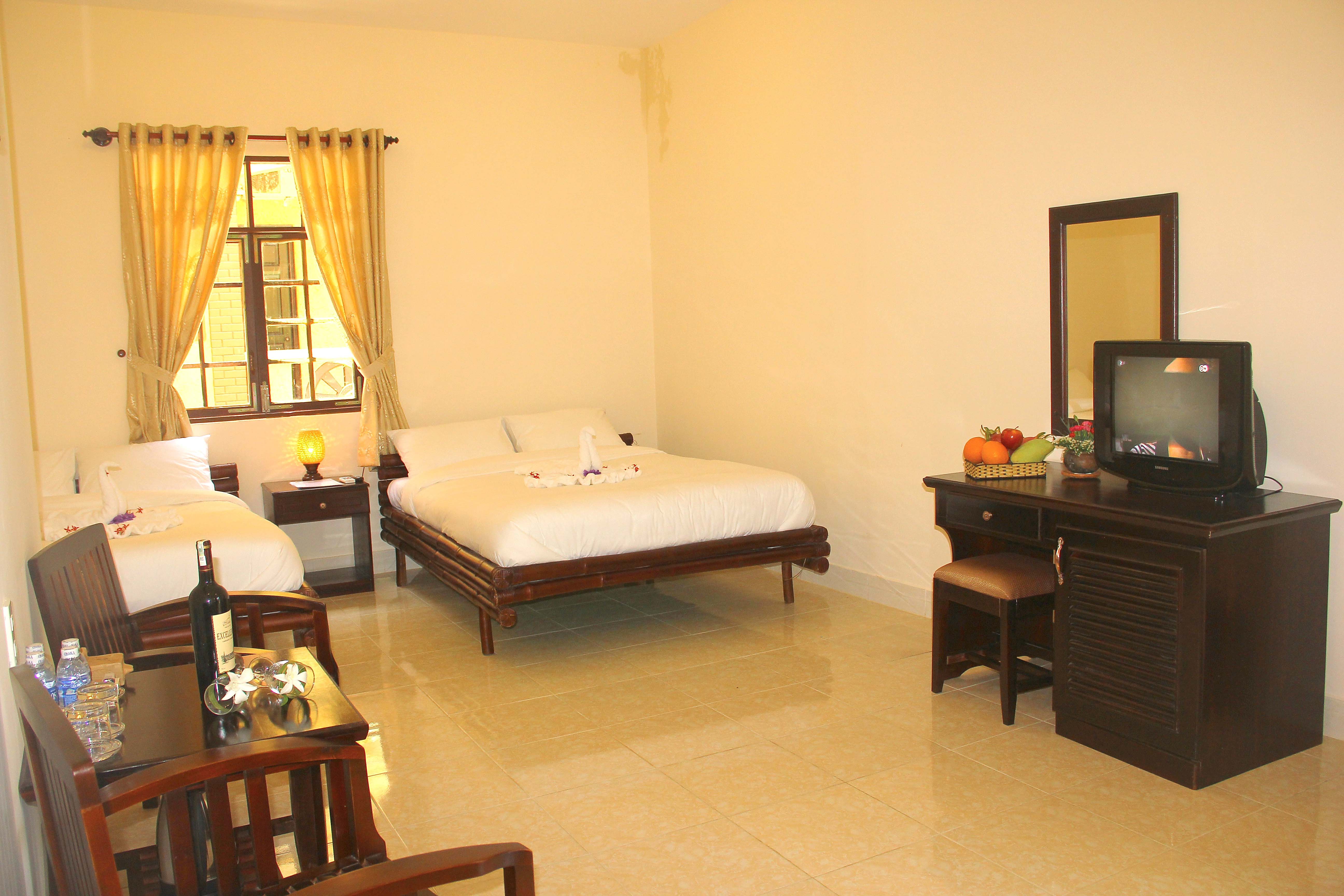 Phòng Deluxe 4 Khách - Hotel24h.net