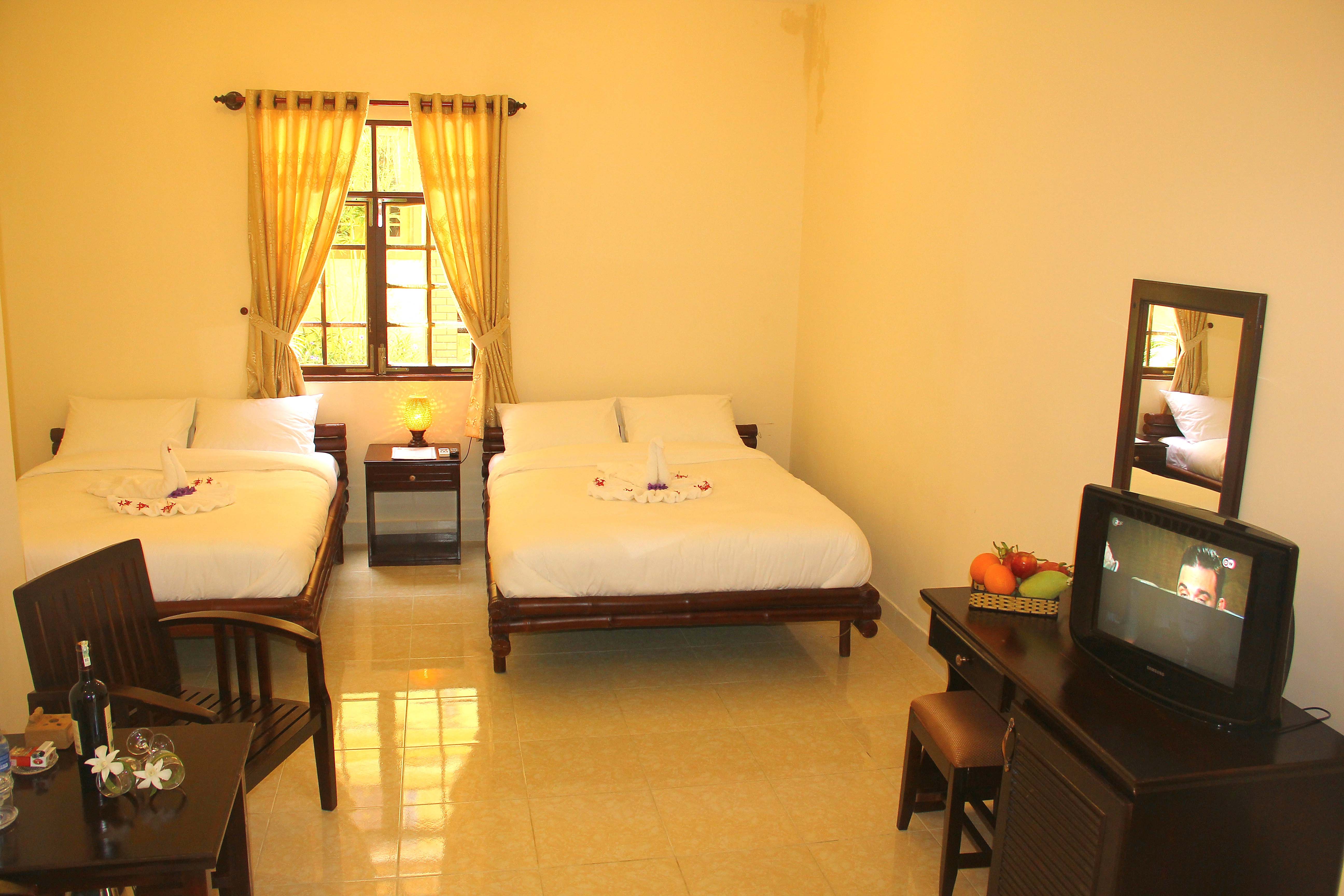 Phòng Deluxe 4 Khách - Hotel24h.net