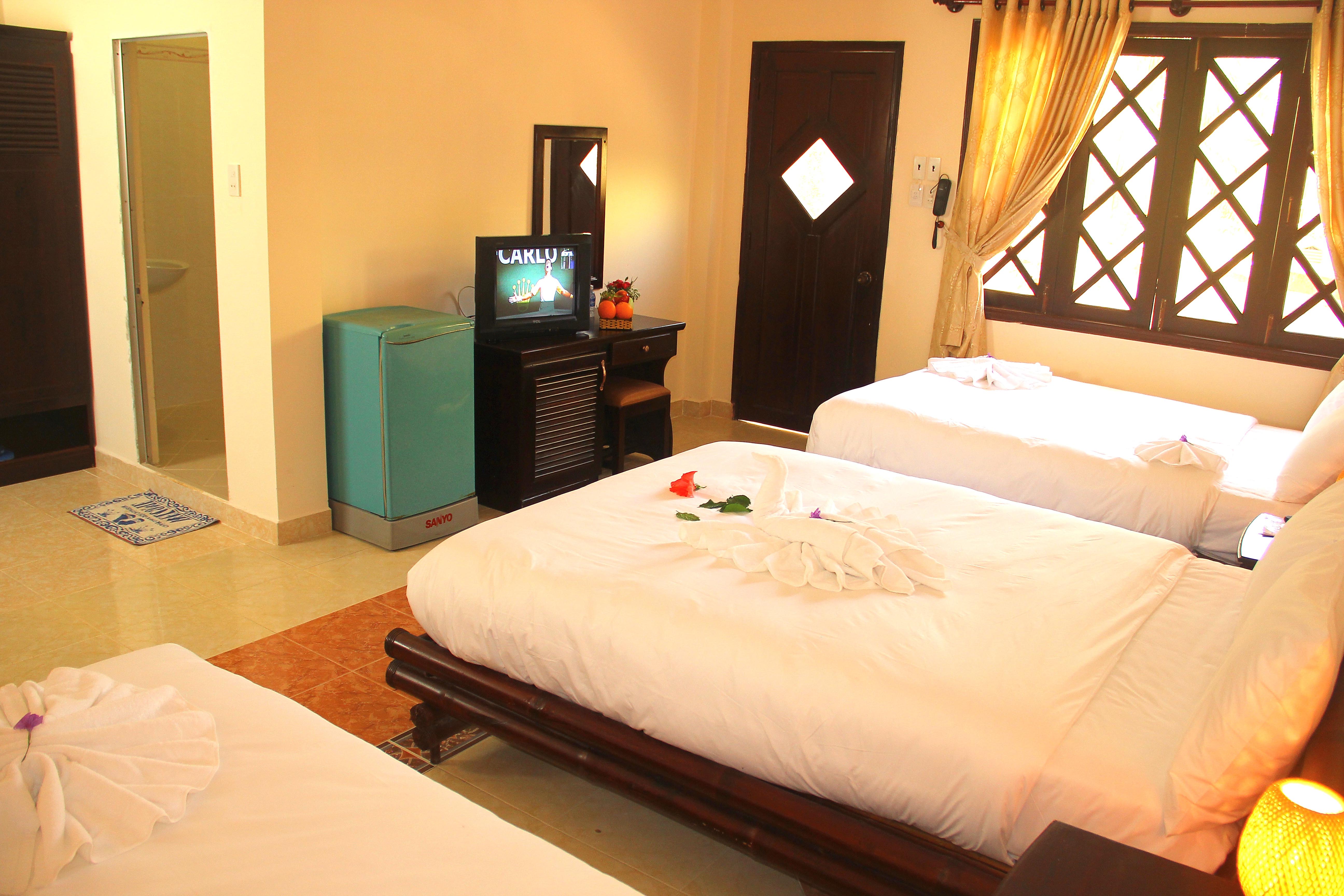 Phòng Deluxe 6 Khách - Hotel24h.net