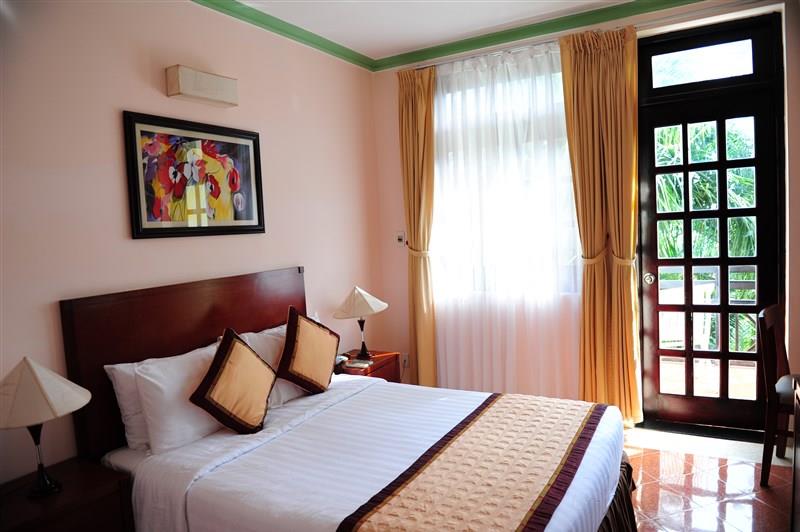sasco-blue-lagoon-resort-villa-1-hotel24h.net.jpg