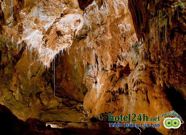 nhung-cap-dia-danh-song-sinh-lam-me-man-khach-du-lich-a4.png