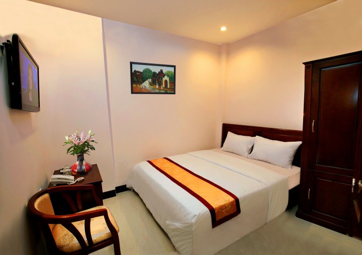 khach-san-souvenir-phong-standard-1-hotel24h.net.jpg
