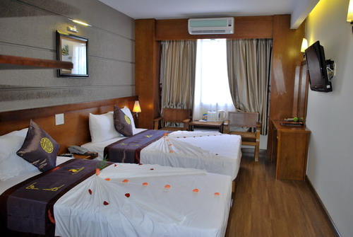 khach-san-barcelona-phong-deluxe-3-hotel24h.net.jpg