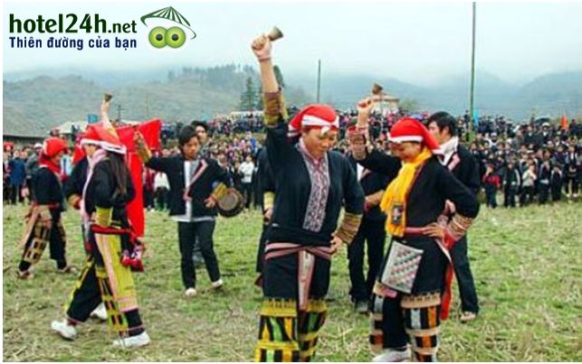 mua-chuong-3-nguoi-dao-hotel24h.net.jpg