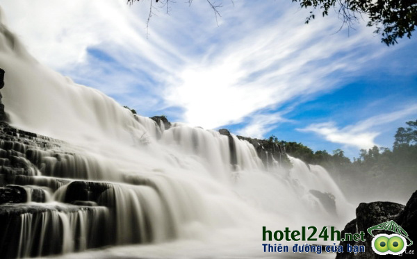 Pongour-thac-nuoc-hung-vi-nhat-dong-duong-tai-viet-nam-hotel24h-a5.png