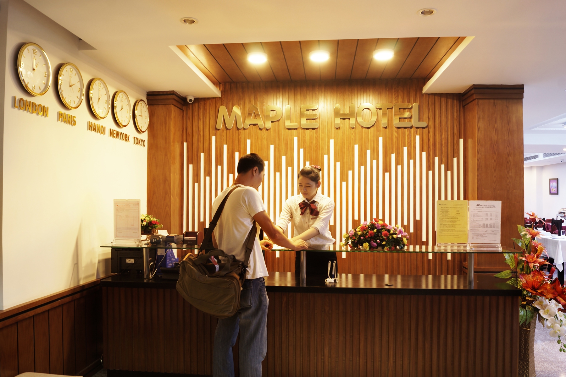 Lẽ tân - Hotel24h.net