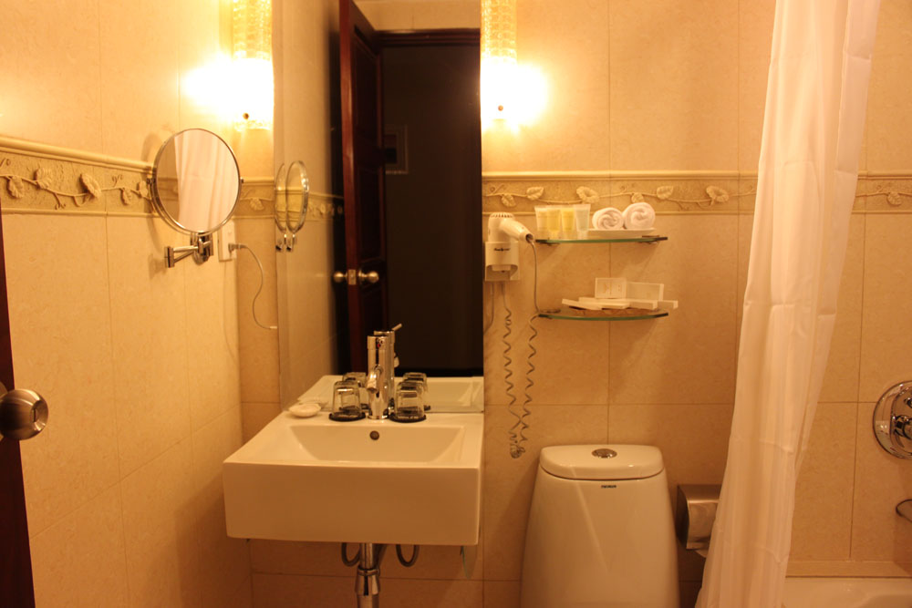Phòng Deluxe - Hotel24h.net