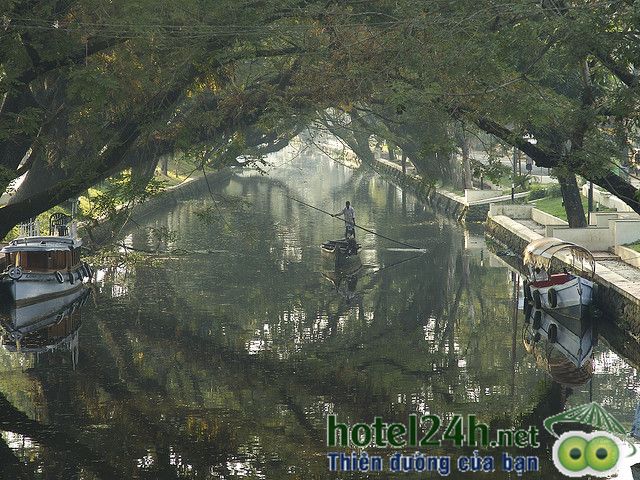 hoi-an-lot-top-4-trong-10-con-kenh-noi-tieng-the-gioi-hotel24h-a9.jpg