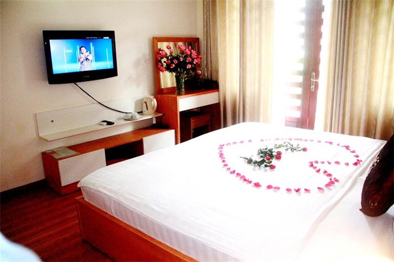 khach-san-indochina-queen-2-phong-superior-4-hotel24h.net.jpg