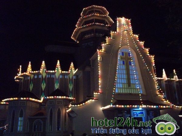 nhung-dia-diem-don-giang-sinh-tuyet-dep-tai-viet-nam-hotel24h-a7.jpg