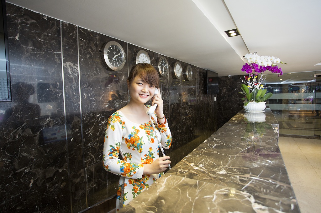 Lễ tân - Hotel24h.net